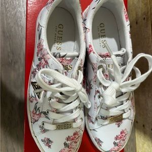 Guess sneakers only worn one time